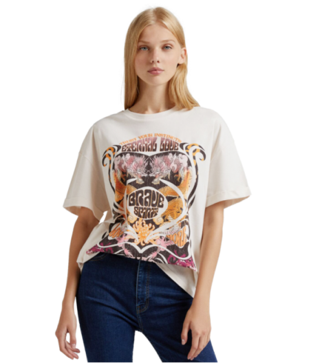 Women's T-shirt With An Unusual Pattern